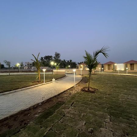 Shree Jalaram Resort Kodāe Exterior foto
